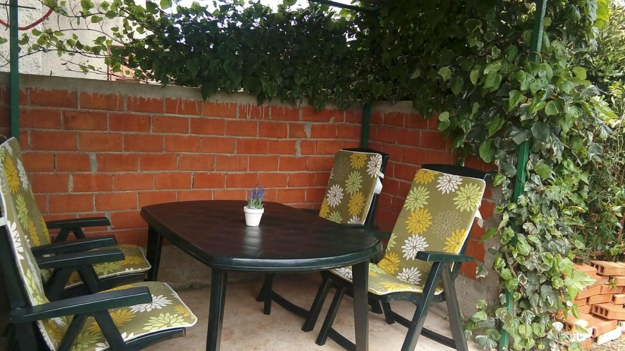 Apartmani Dana Sukošan Exterior foto