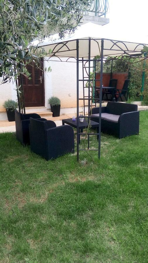 Apartmani Dana Sukošan Exterior foto