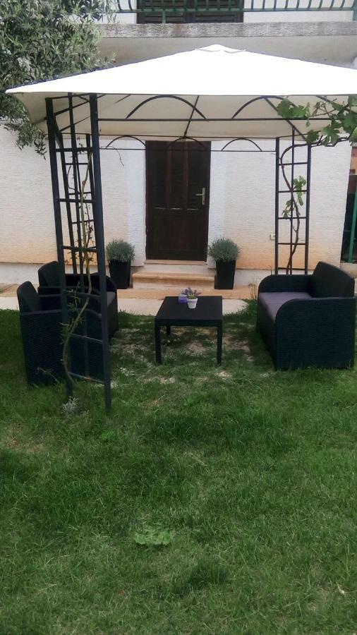Apartmani Dana Sukošan Exterior foto